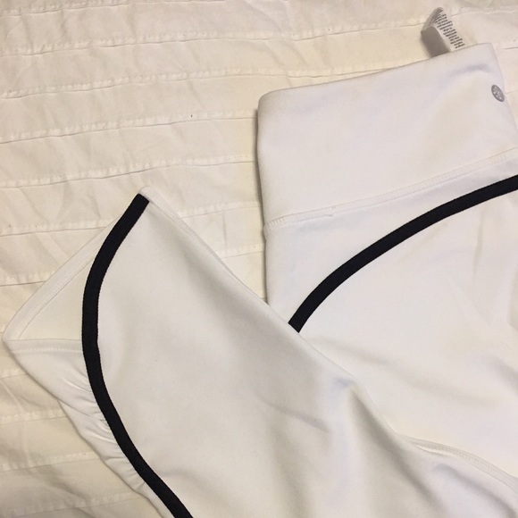 Manduka Luminous Capri White Yoga Leggings Sz M - Picture 5 of 11